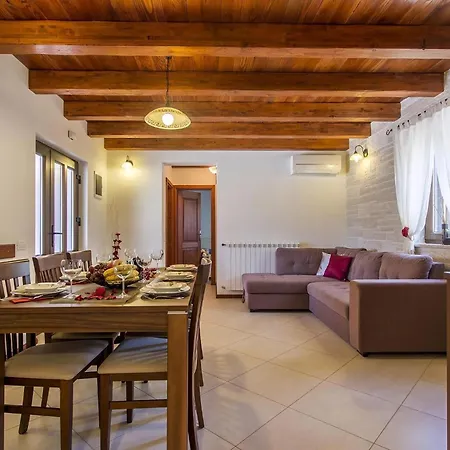 Casa Mia Mit Privatem Pool Vikendica